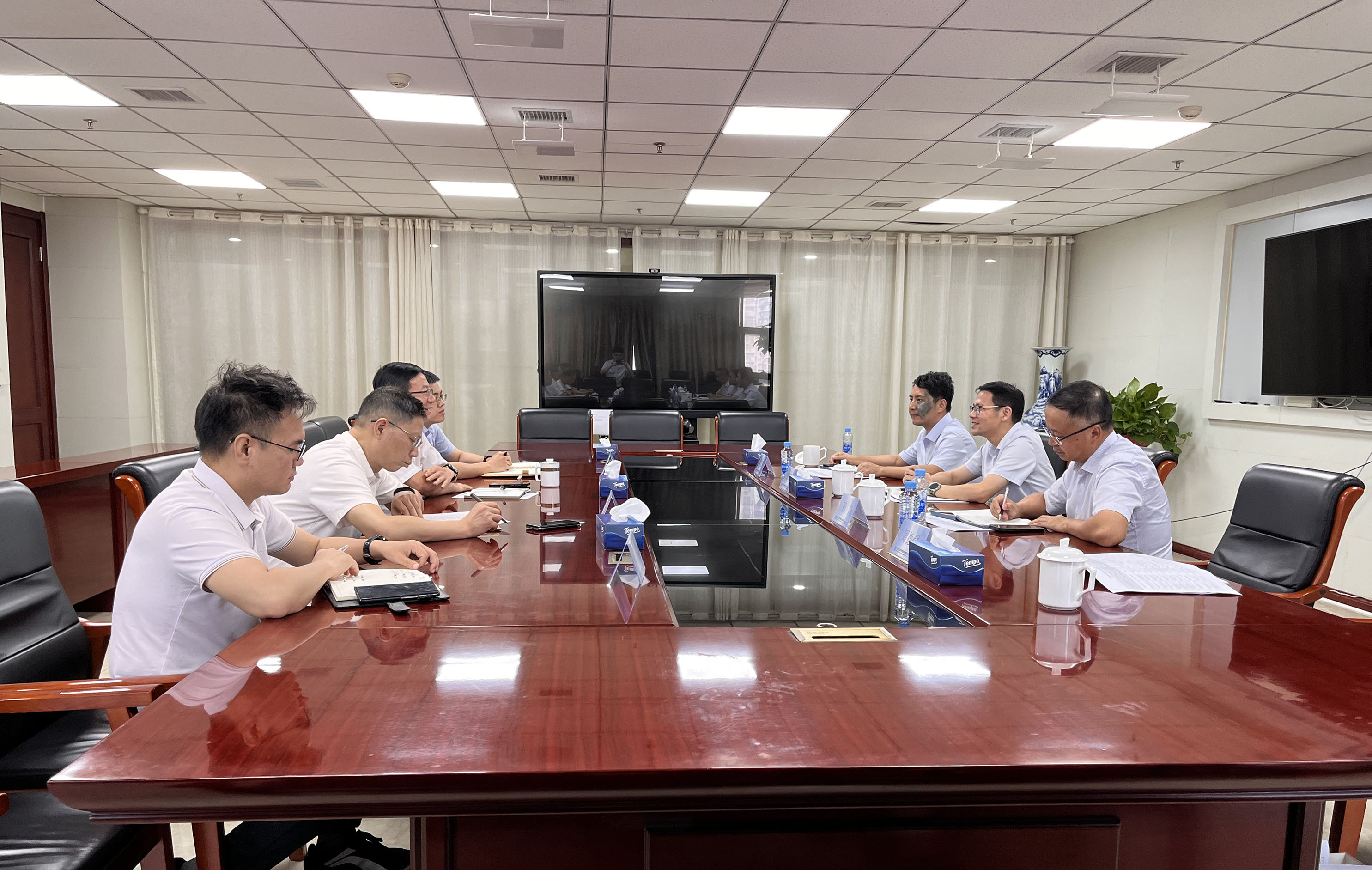 雷军荣一行前往东方资产江西分公司拜访交流